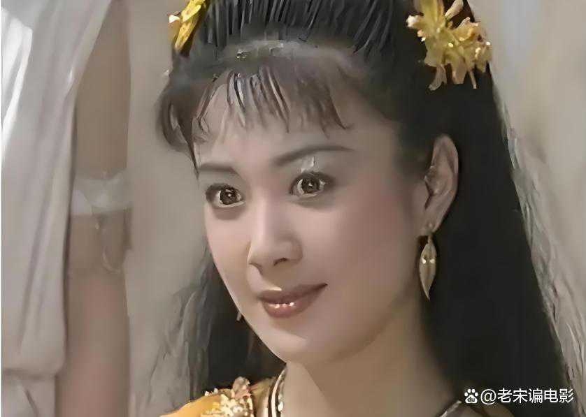 上世纪90年代,《封神榜》横空出世,她饰演的妲己,那叫一个勾魂摄魄