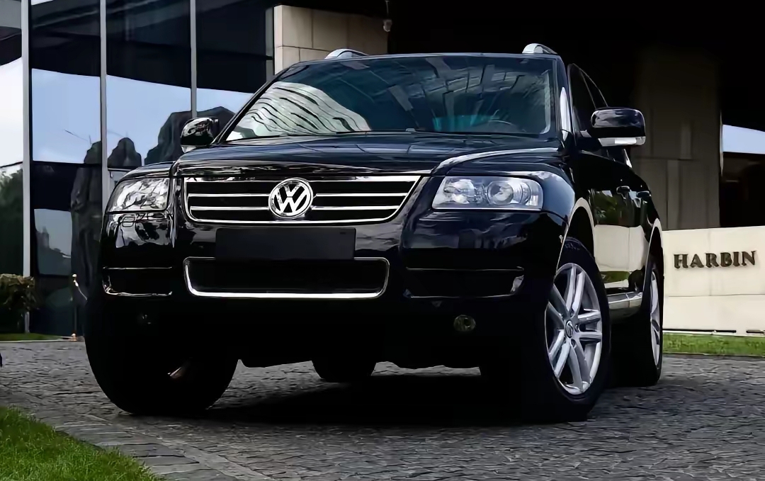 情怀老车大众途锐:4.2大v8引擎下的永恒魅力