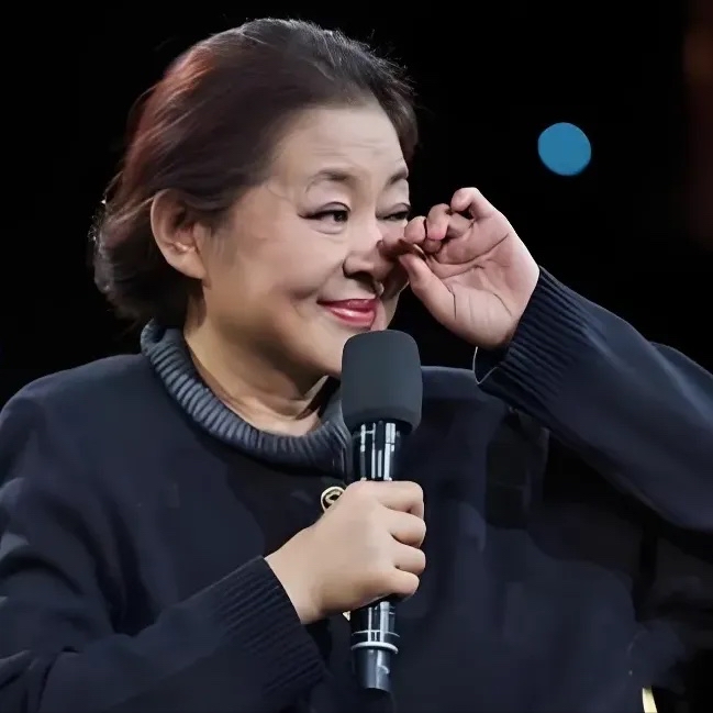 倪萍说,当时我主持正大综艺,以为还可以主持几年,谁知郎昆导