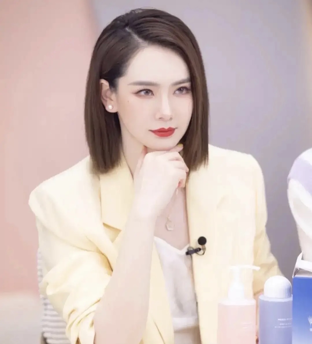戚薇脱囗而出不开玩笑的当然是在家带孩子比较辛苦了
