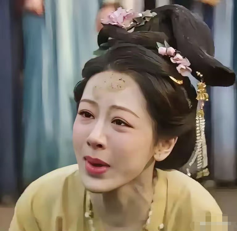 一句戏言,但人家年轻时候也是个美人的