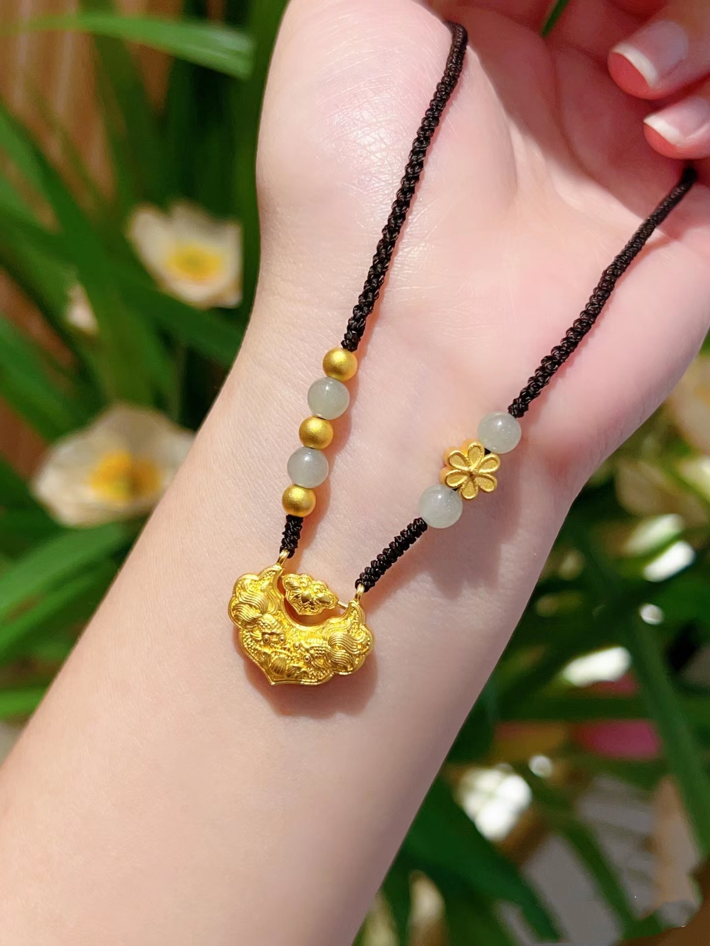 新政策盯着的只是"用来投资的实物黄金",比如金条,金币