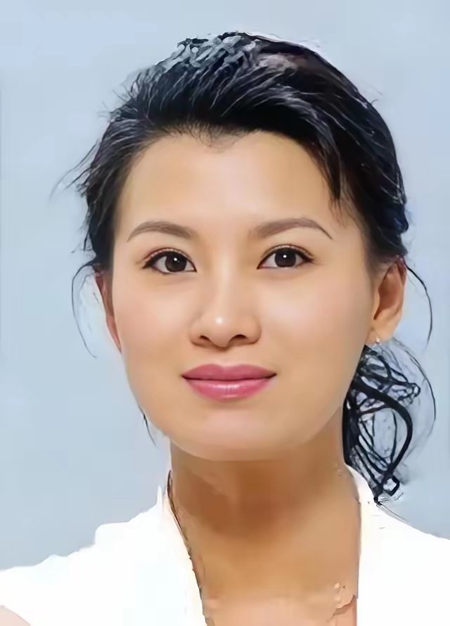 史兰芽,好喜欢她端庄,高雅的气质,最喜欢她在《铁道游击队》中扮演的