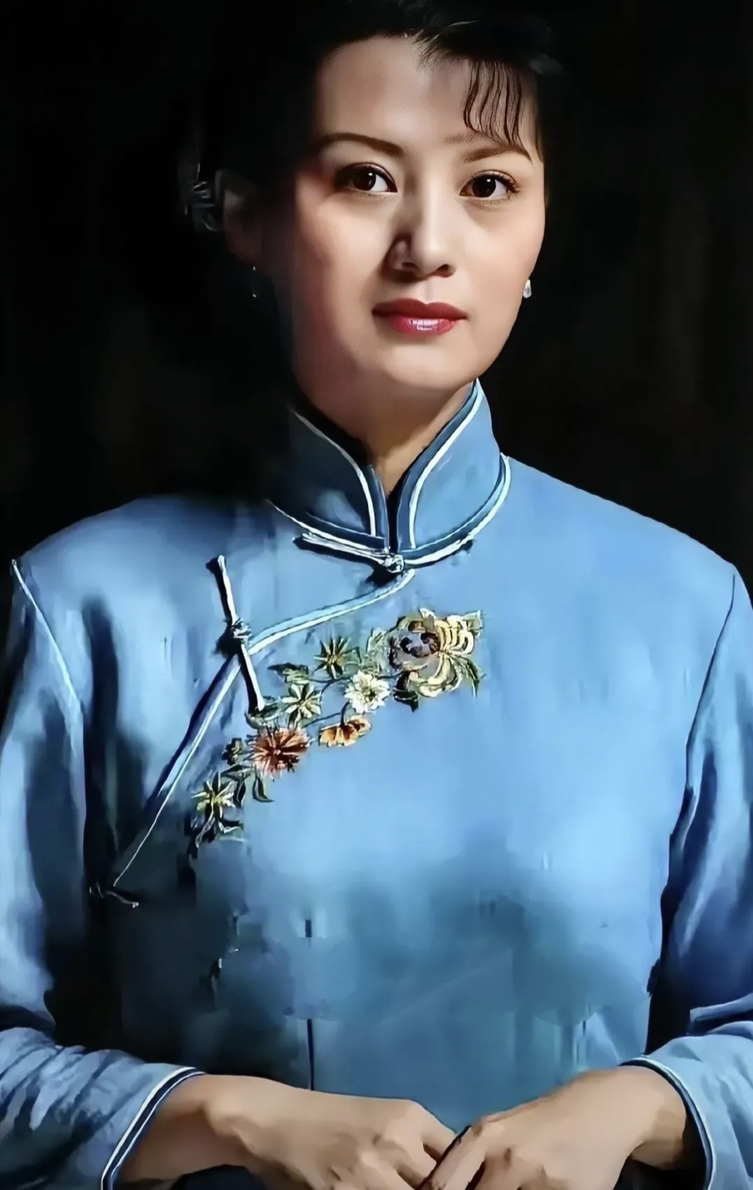 史兰芽年轻时太好看了,她是那个年代天然美的女明星,典型的标准美女
