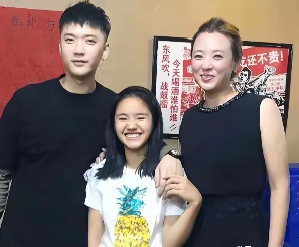 《变形计》这档真实的综艺节目刚开始出来的时候非常受大家欢迎,让