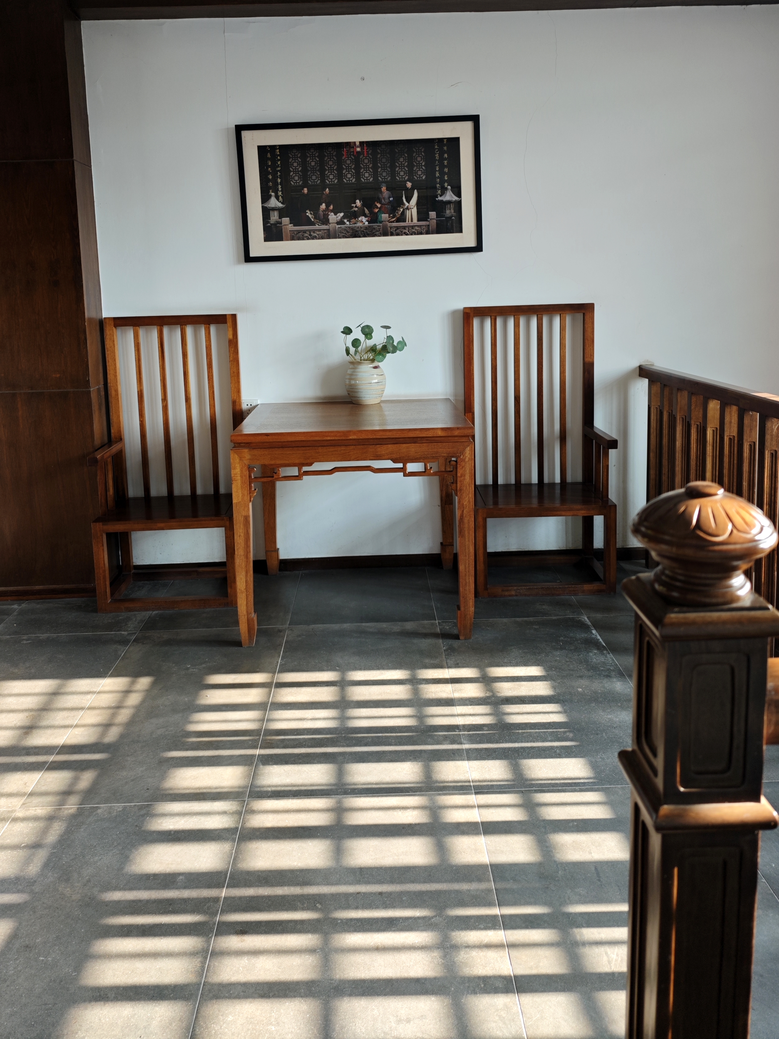 时光,就是你感受到阳光一点点的移动,在阴影的变