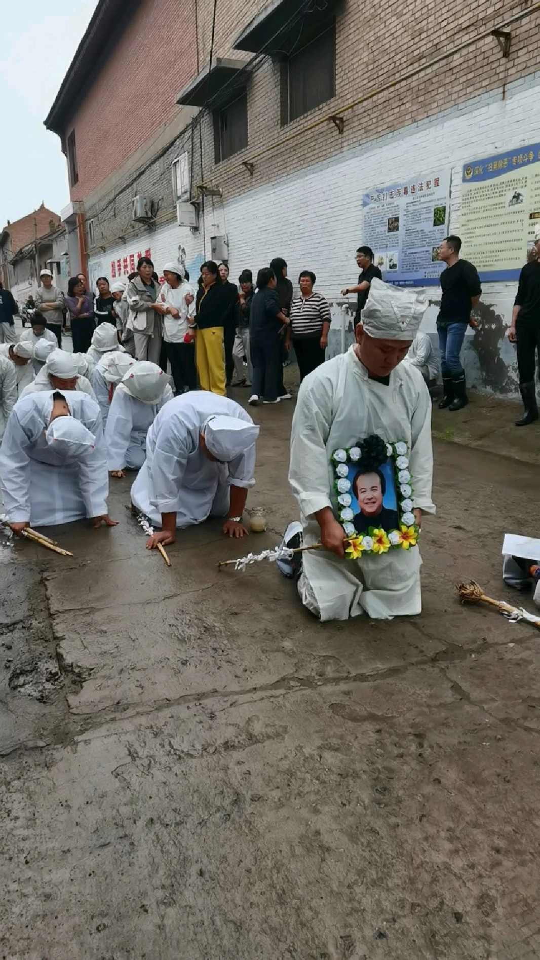 晋南农村葬礼纪实,路祭看看你的家乡有这样习俗吗?