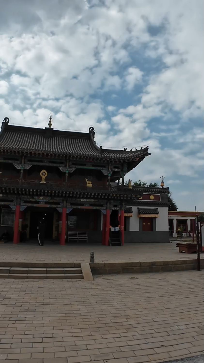 百灵庙,汉名广福寺,建于1702年