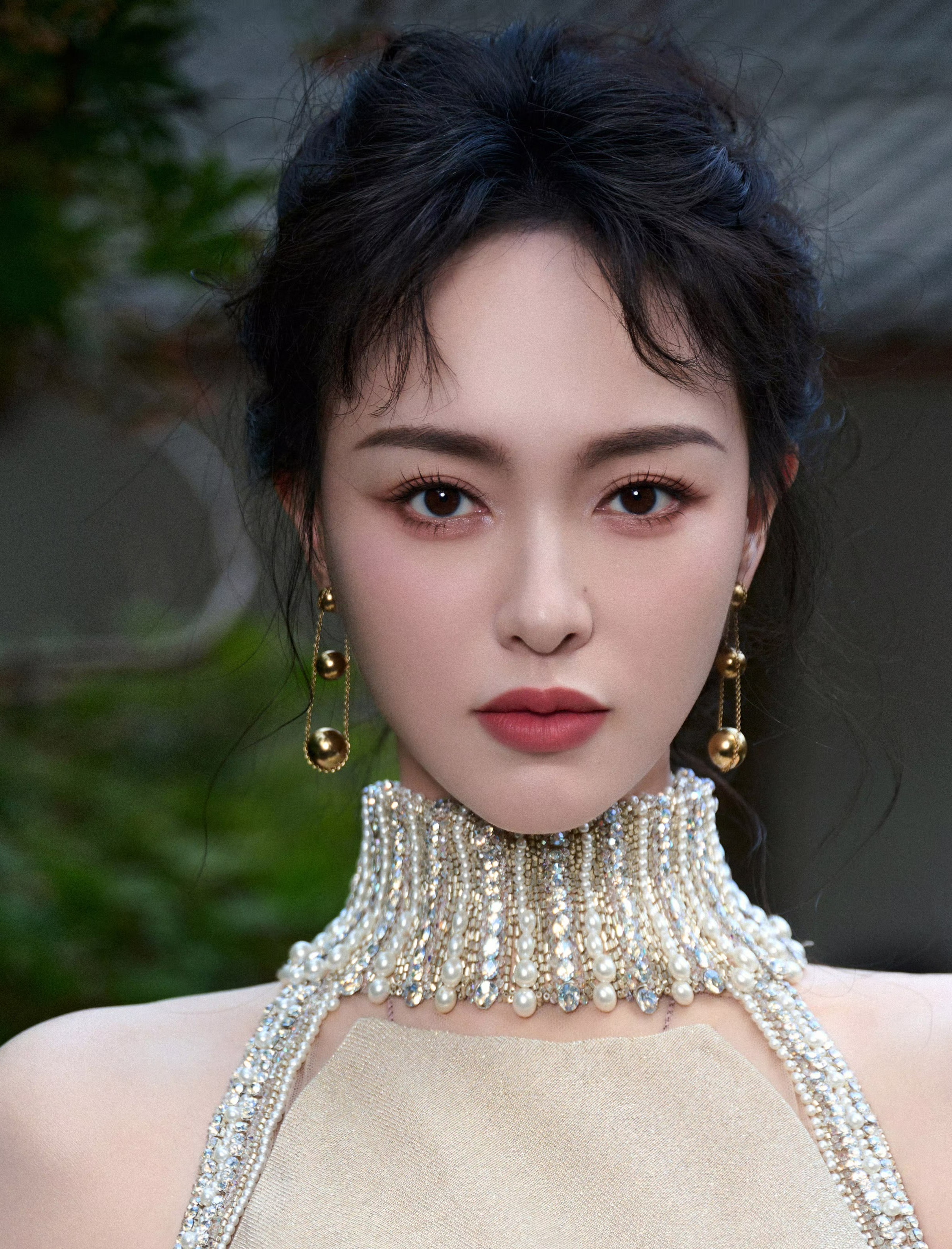 唐嫣戴的三重渐变圆球耳环太吸睛啦!