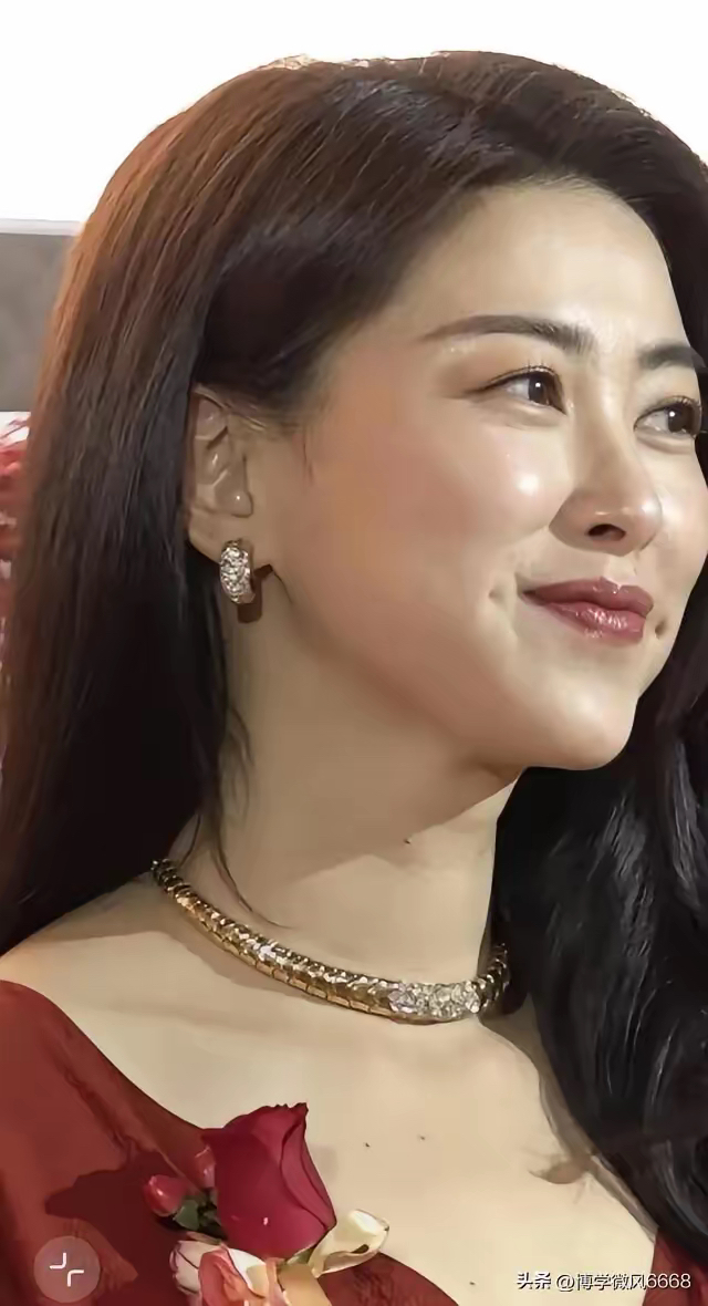 中年后发腮又油腻,跟年轻时比差太多,颜值哪还精致