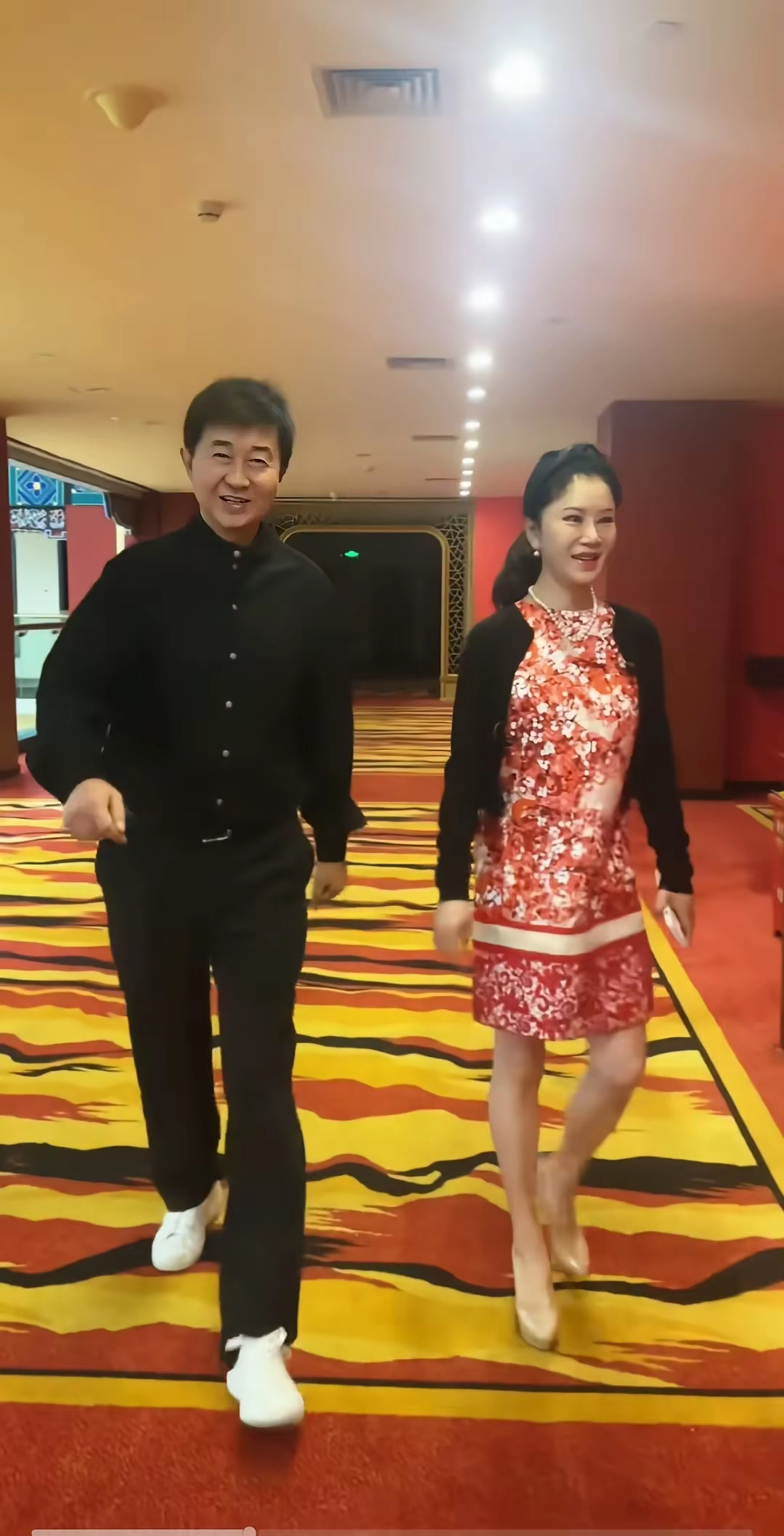 任静1968年出生,和付笛生是娱乐圈有名的模范夫妻,俩人合作的