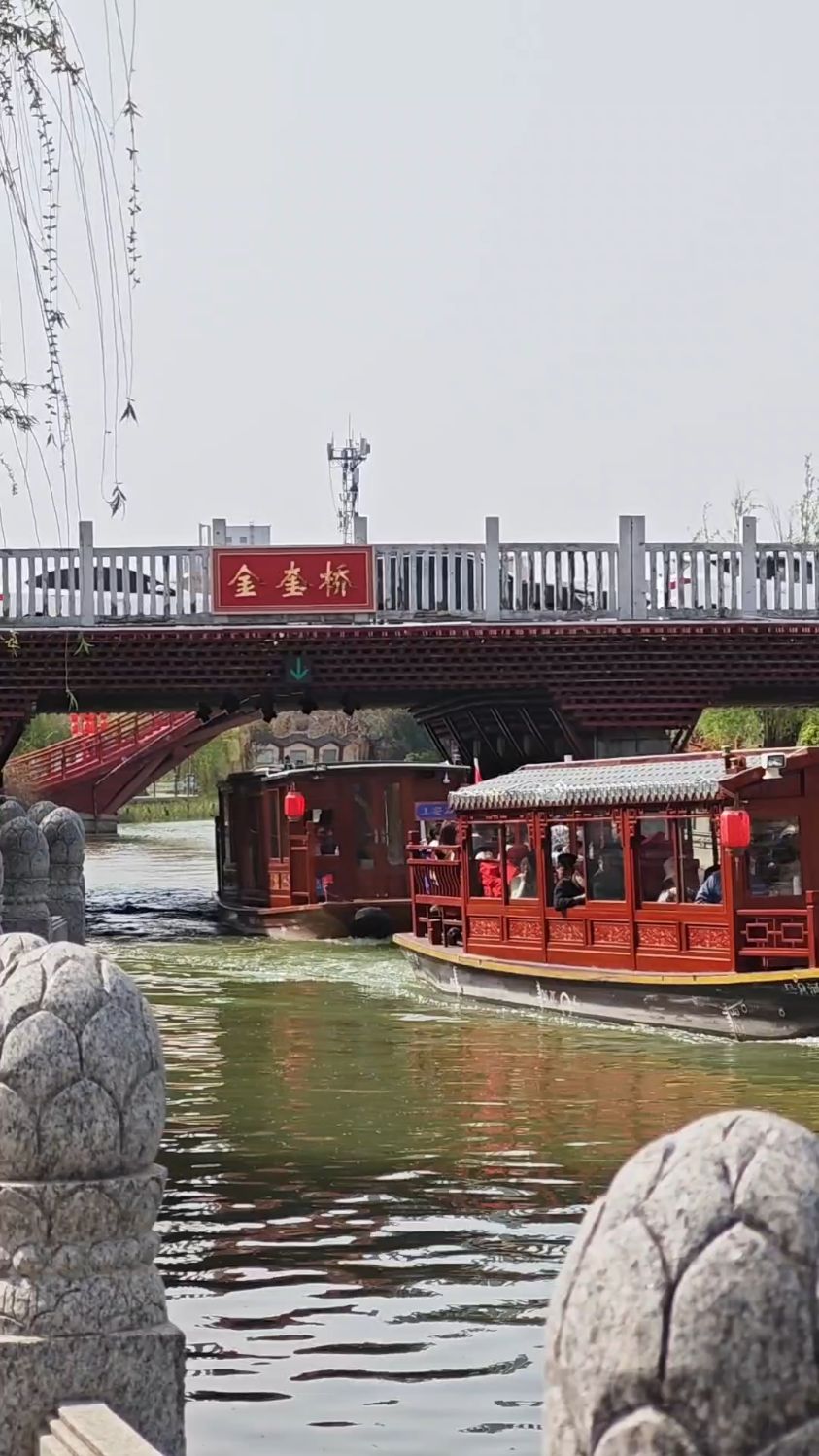 春日开封大宋御河,满眼绿色鲜花飘香,清明踏青赏花满分打卡地