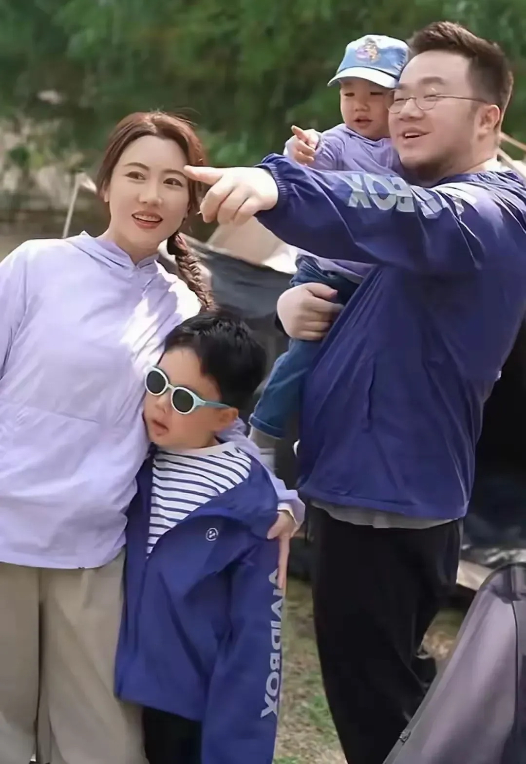 巴图的姓从小就被生父收