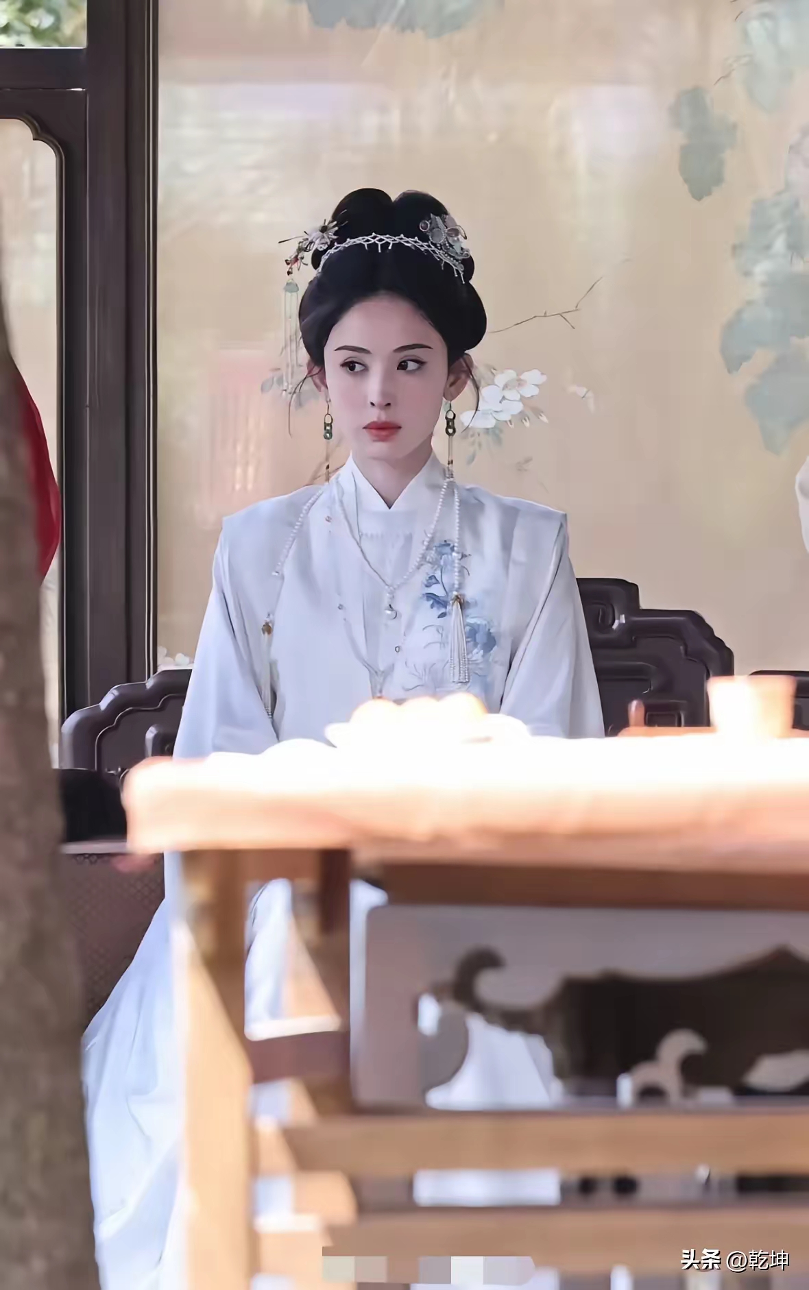 古力娜扎真是比迪丽热巴适合拍古装剧,可盐可甜,可以成熟可以很稚嫩