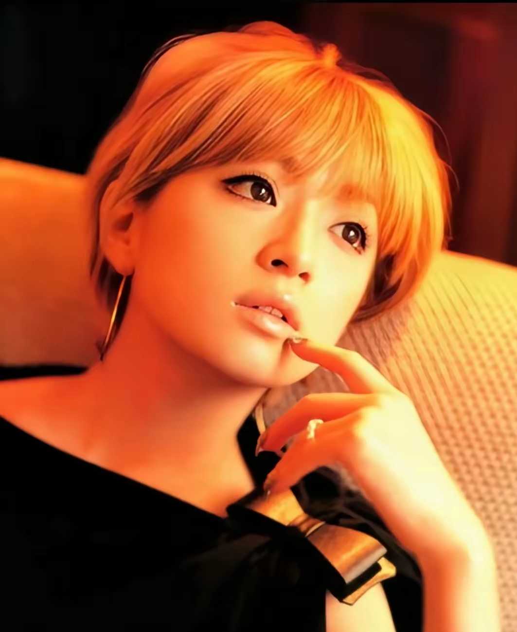 滨崎步是有多无脑会用马斯克捐精,根本不可能的事儿46岁日本歌手