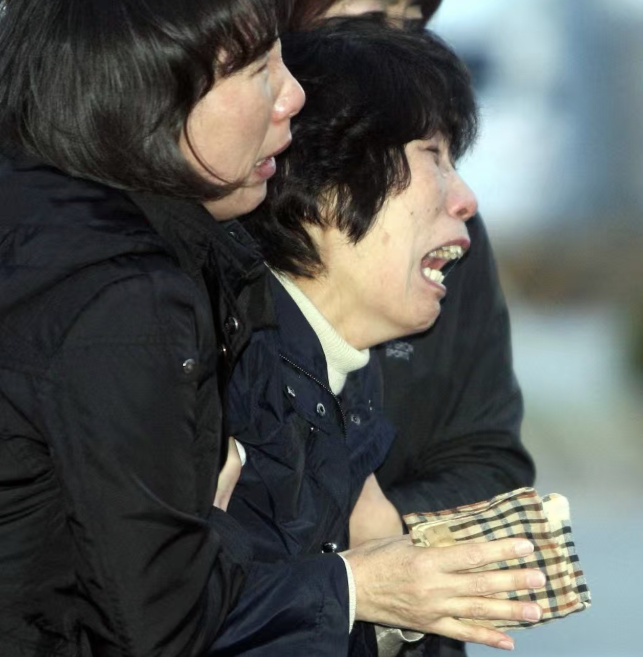 "妈妈,我爱你"这名女子在坠毁的客机icon上发了这