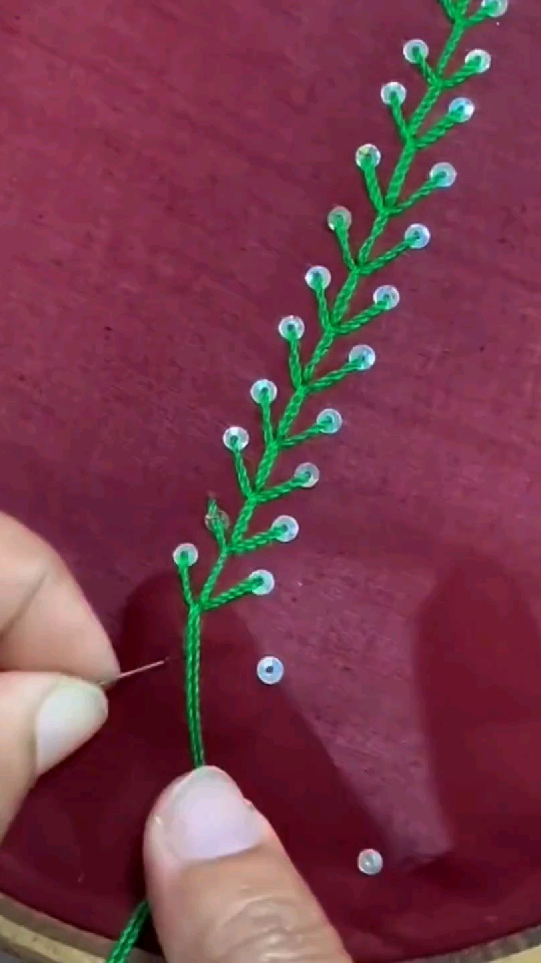 手缝花边针法,让单调衣服惊艳,绝了!