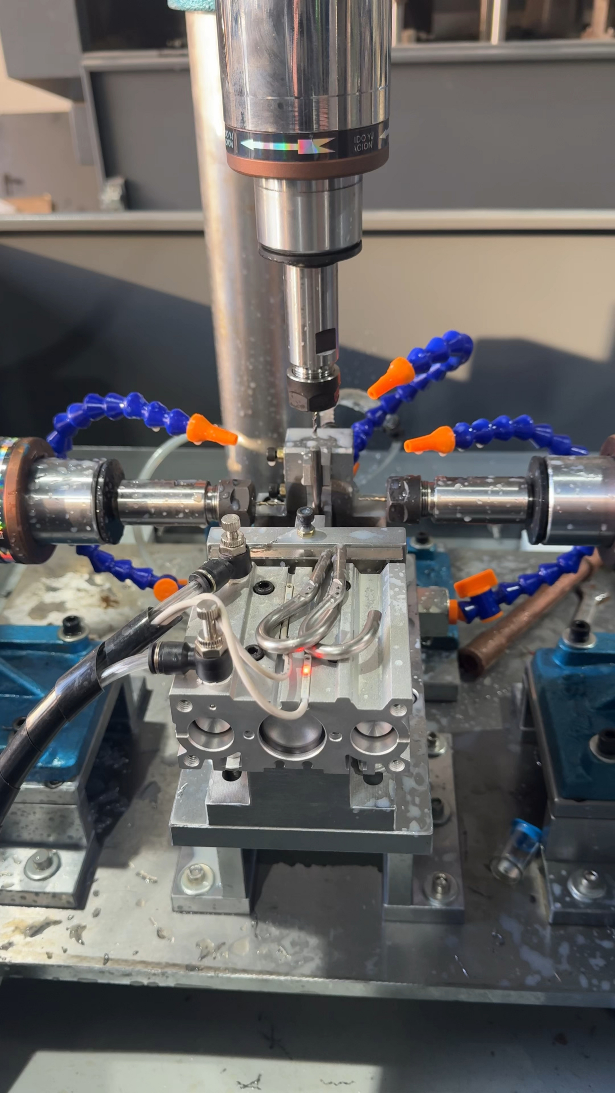 全自动多工位钻孔机