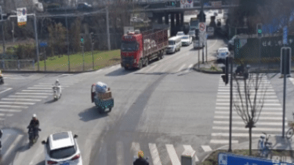 血的教训！路口这样太危险！-有驾