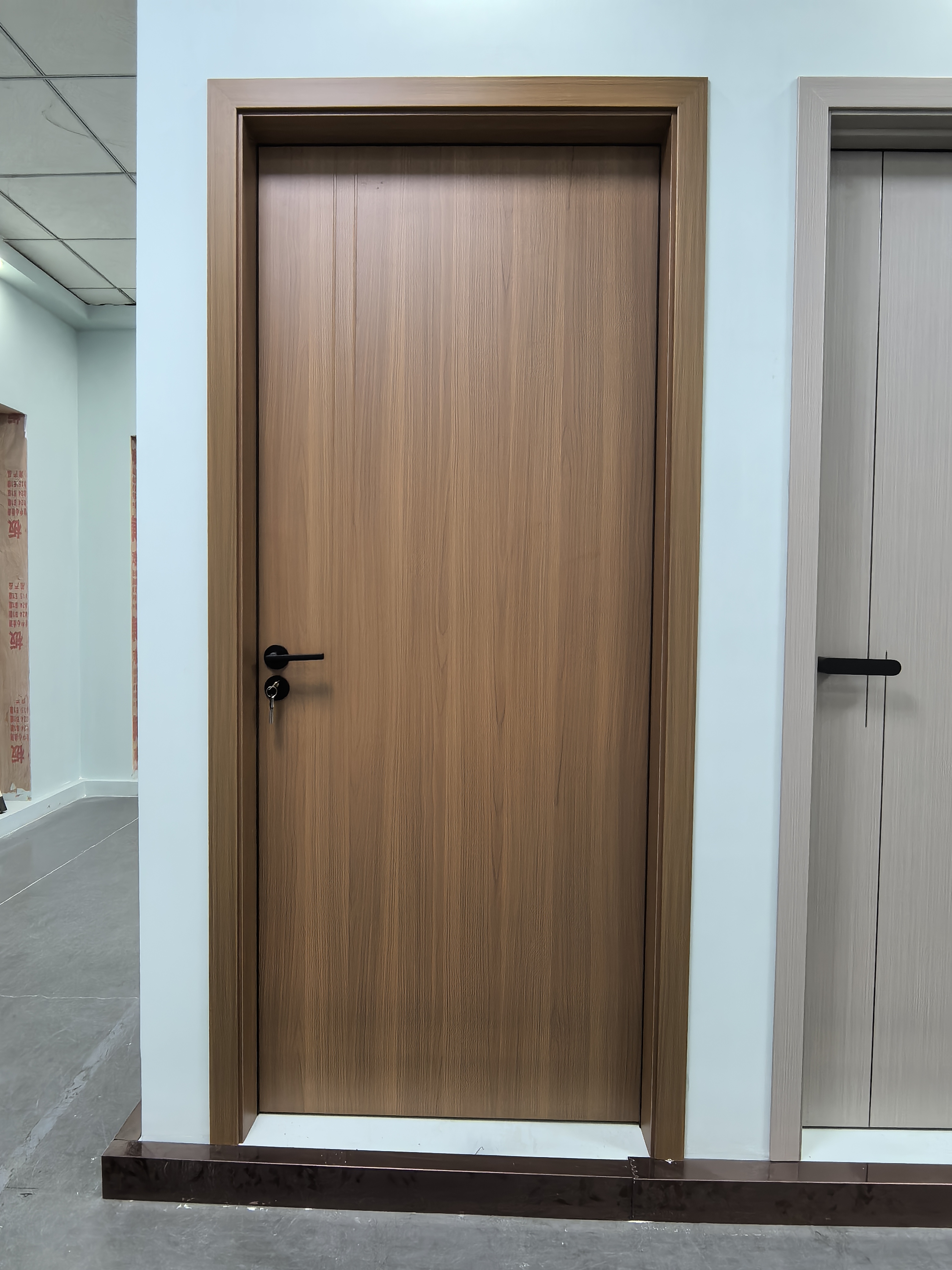 家装极简轻奢风格卧室门爱林堡实木复合免漆套装门定制碳晶木门