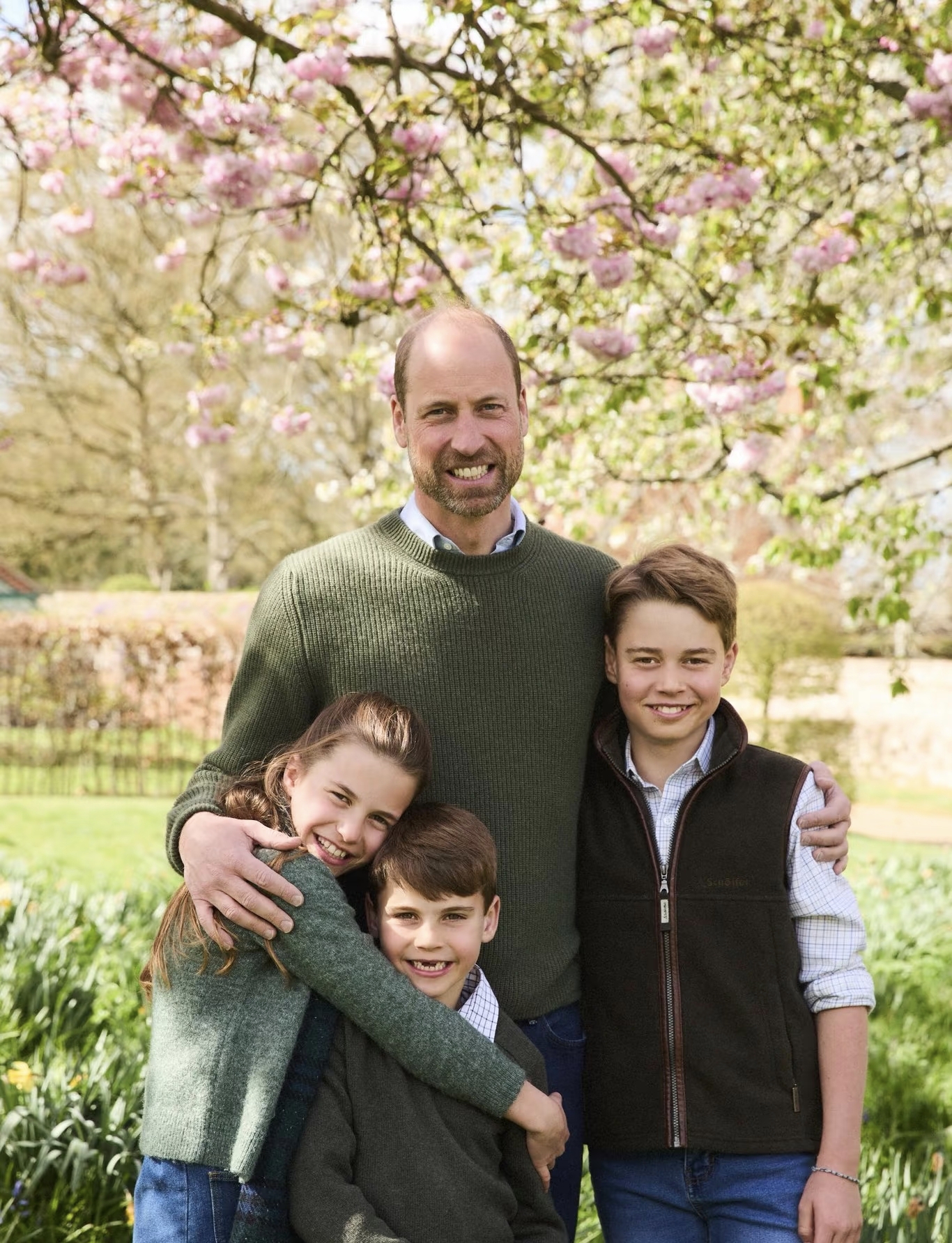 感觉外国人都是小时候好看,长大了就不好看了, 就像威廉小时候照片,也