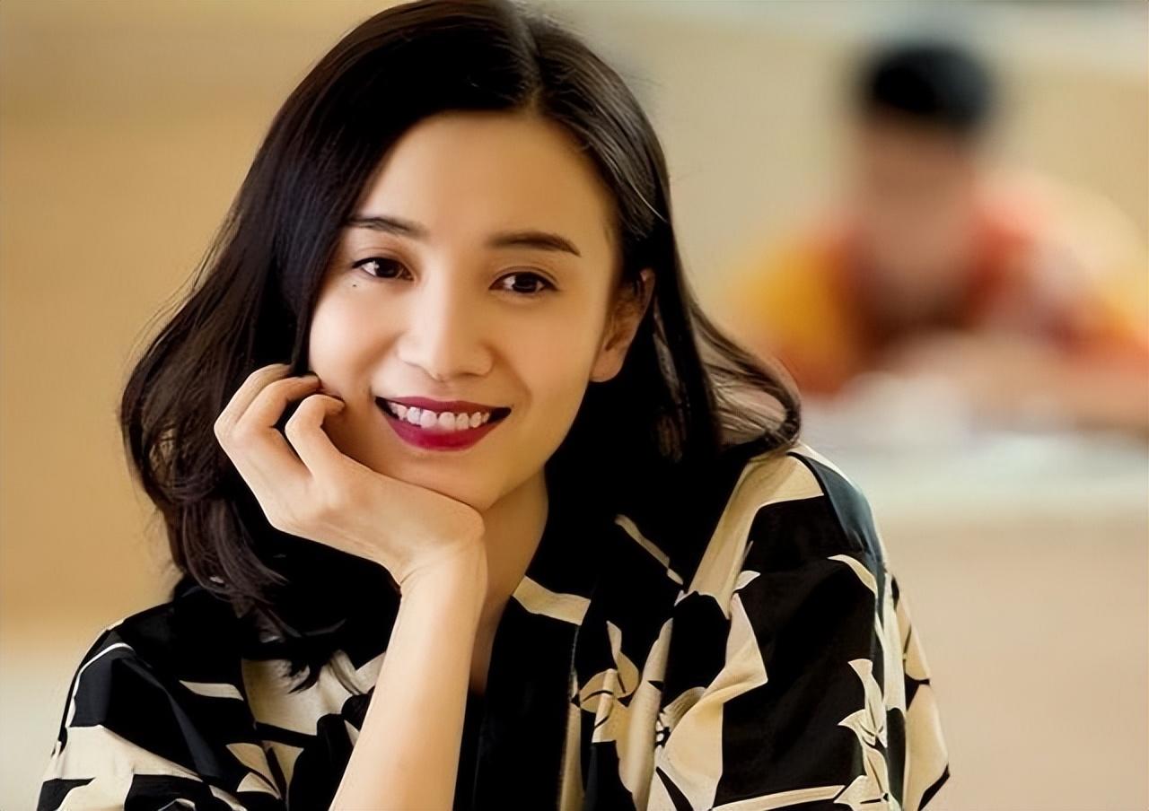 不设限的宋佳:以新鲜为笔,绘就快乐人生