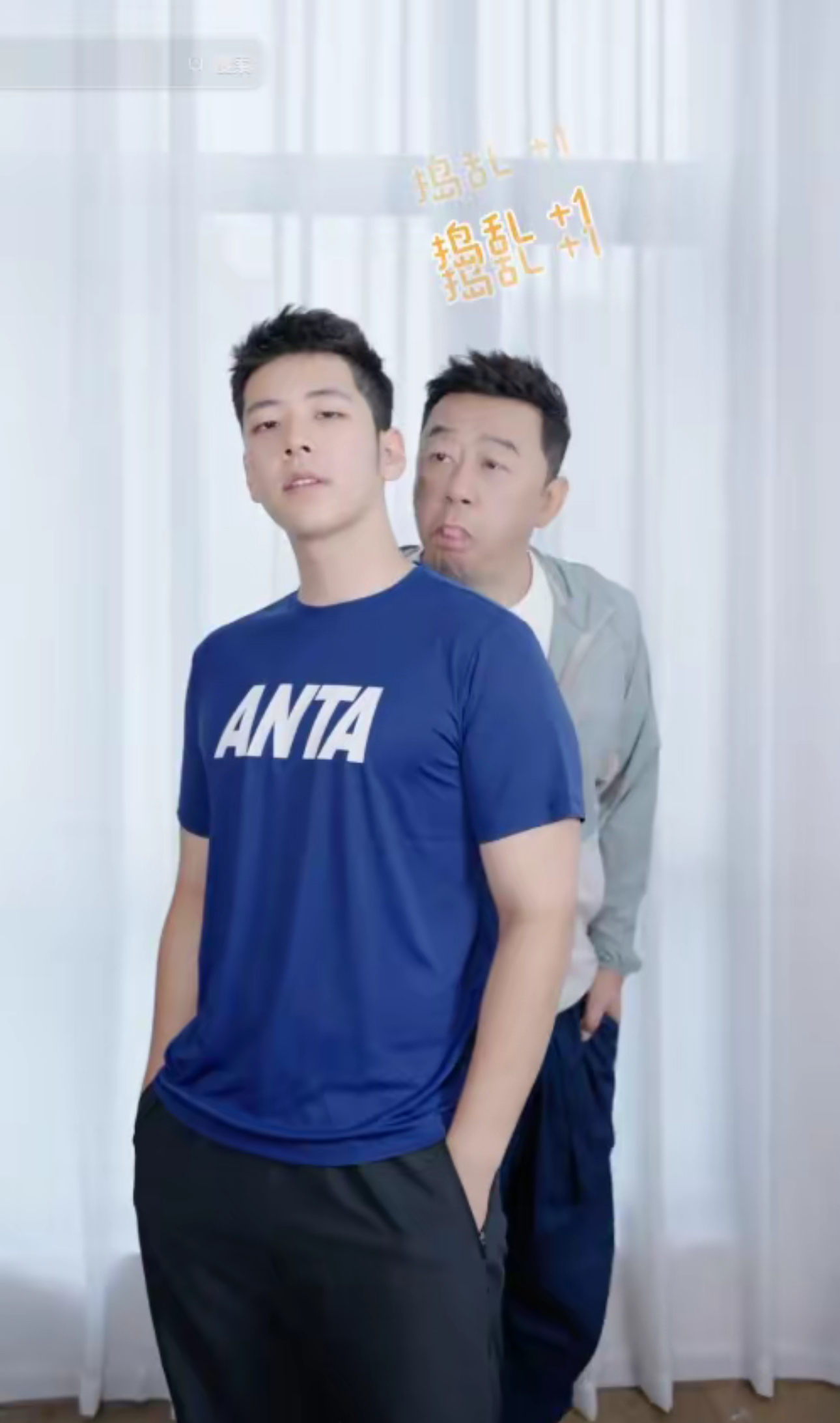 身为著名演员郭涛的儿子,他的成长一直受到外界的关注,大家都很想知道