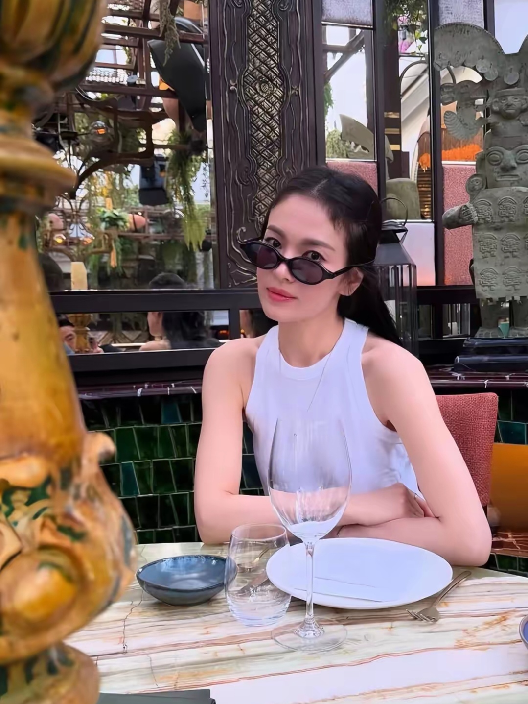 宋慧乔这组西班牙街拍太美了!