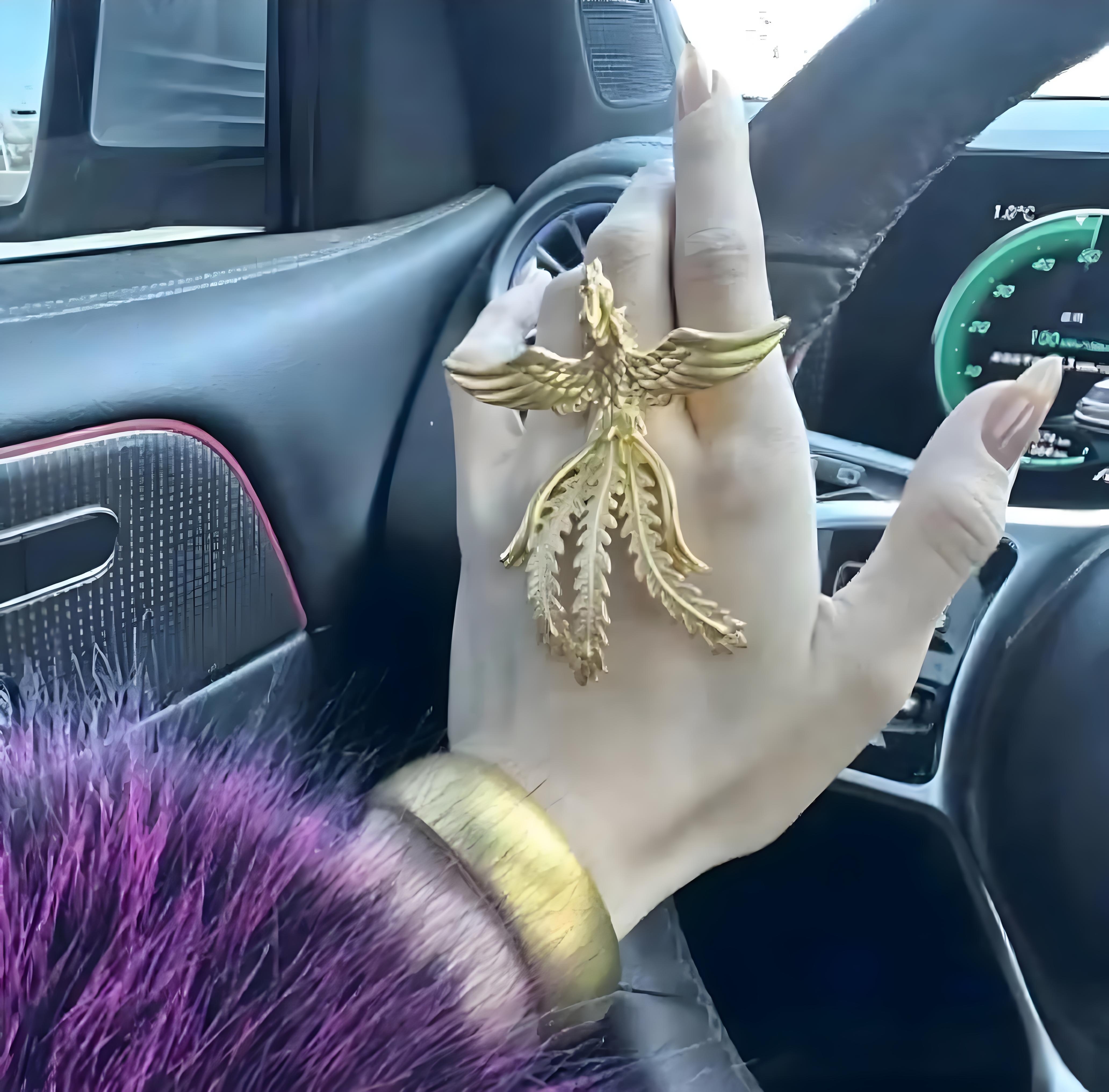 去年回到北京看到之前卖掉的房子挂出来800万,于是