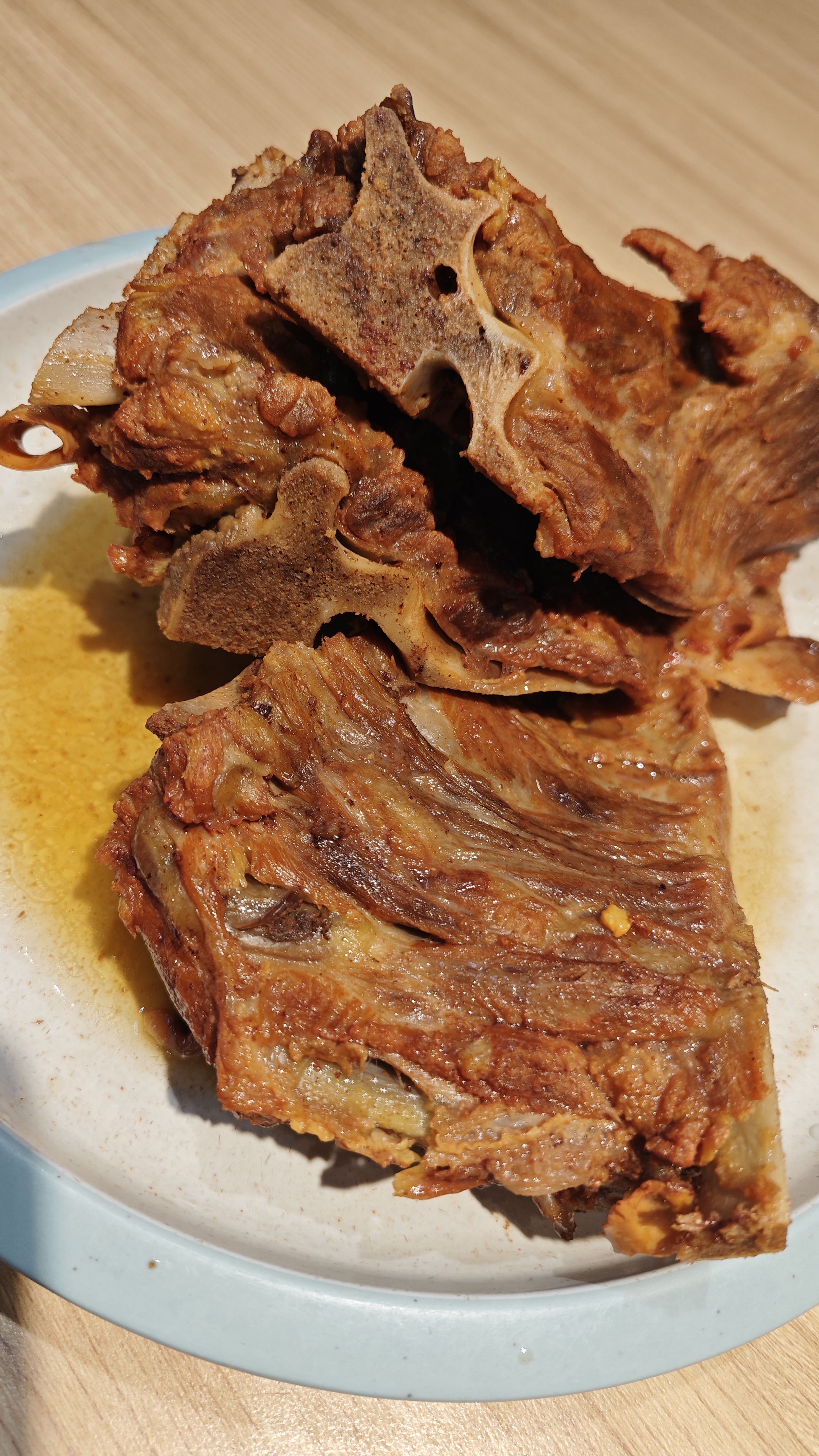 被低估的城市美食# #狼的诱惑 实现大骨头自由,4元自助米饭花卷管够