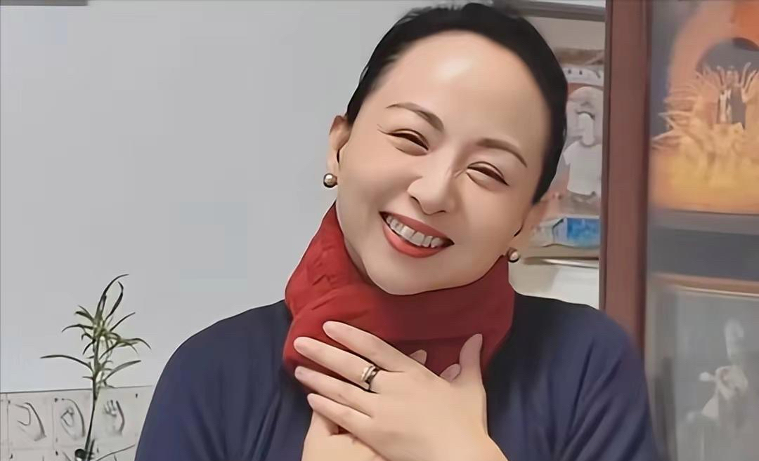 "消失"已久的邰丽华,在结婚生子后,已经走上了另外一条大道