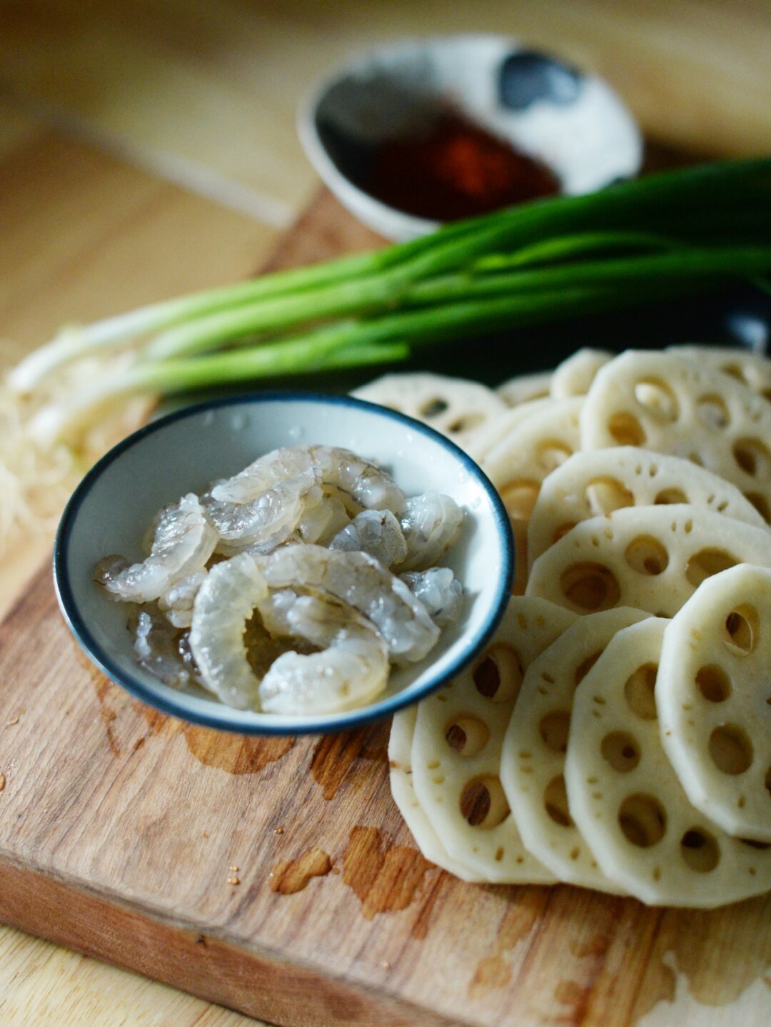 虾仁藕饼太香啦 藕作为减脂期间是可以当主食吃
