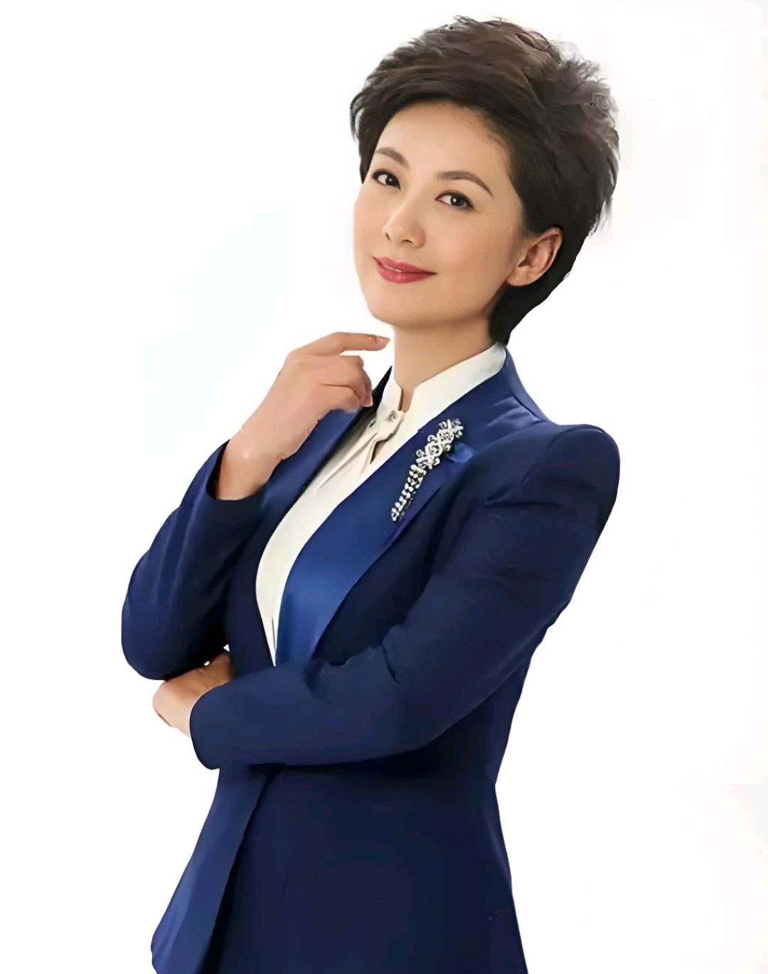 53岁海霞的下半场卸下《新闻联播》光环 活成了更酷的斜杠女神