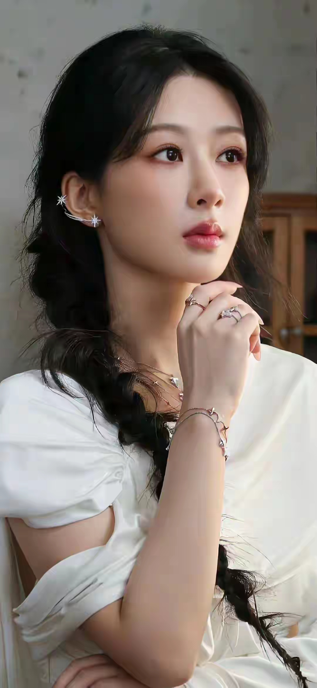 杨紫,《欢乐颂》里的"傻白甜"邱莹莹