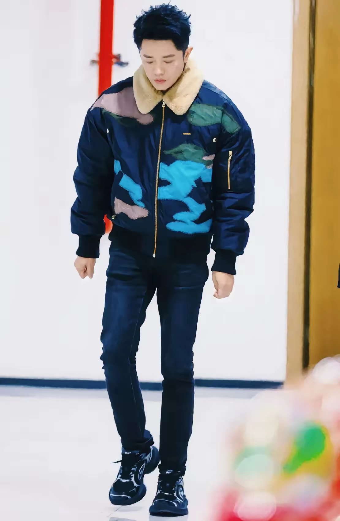 我闺蜜亲眼见过曾毅, 她说了个大实话, 说曾毅和电视上看到的不一样!