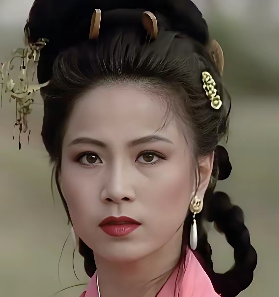 孙尚香嫁给刘备的时候 大概只有15岁的样子,正值青春少女 颜值最岱邋
