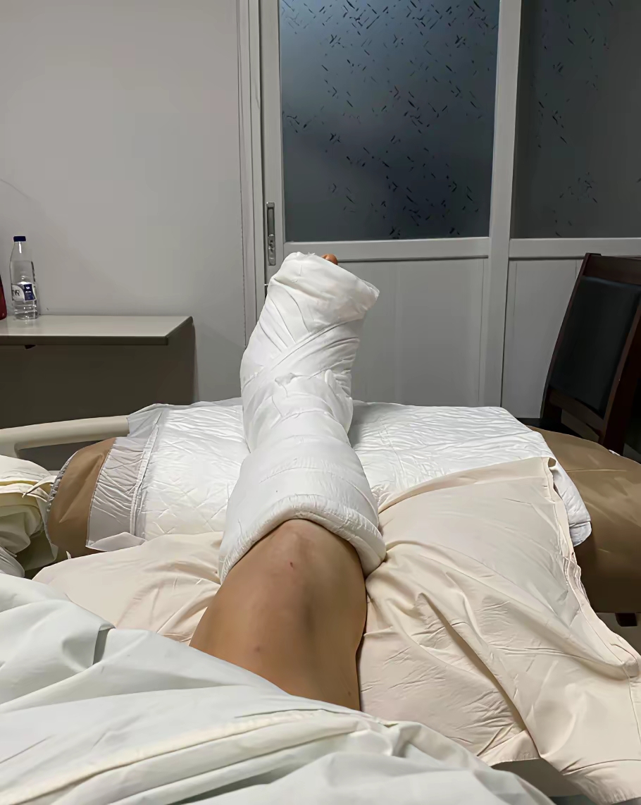 我村里有一个男人,娶了一个离婚带儿子的女人,为