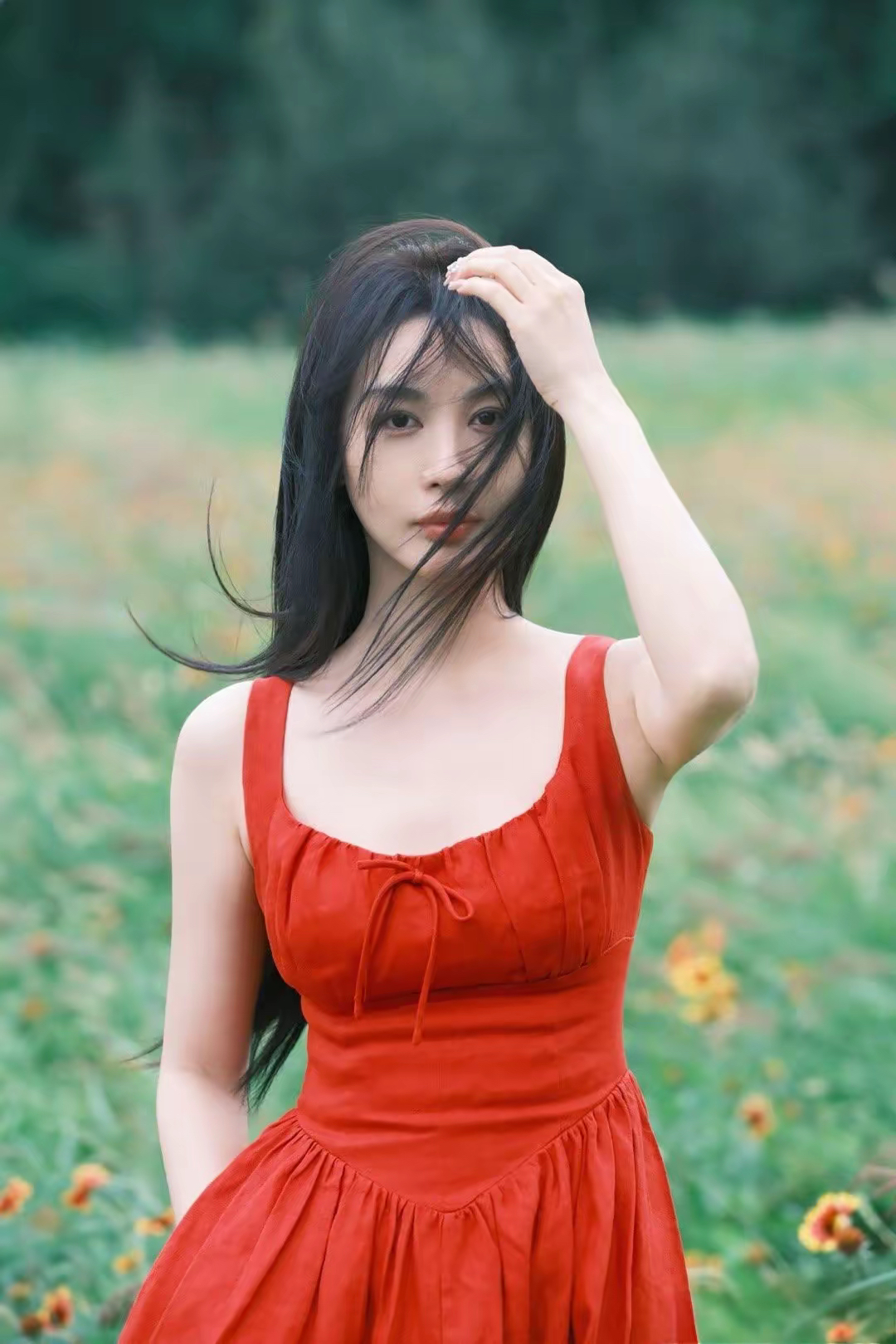 快来看看李菲儿这组假日写真呀