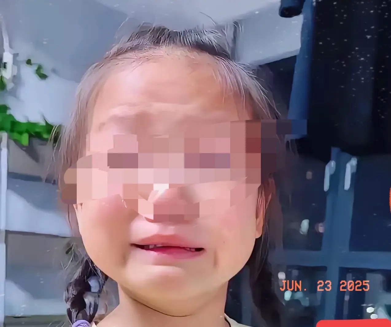 家人们谁懂啊!前两天全网揪心的"饿肚子报警女孩"居然是闹剧!