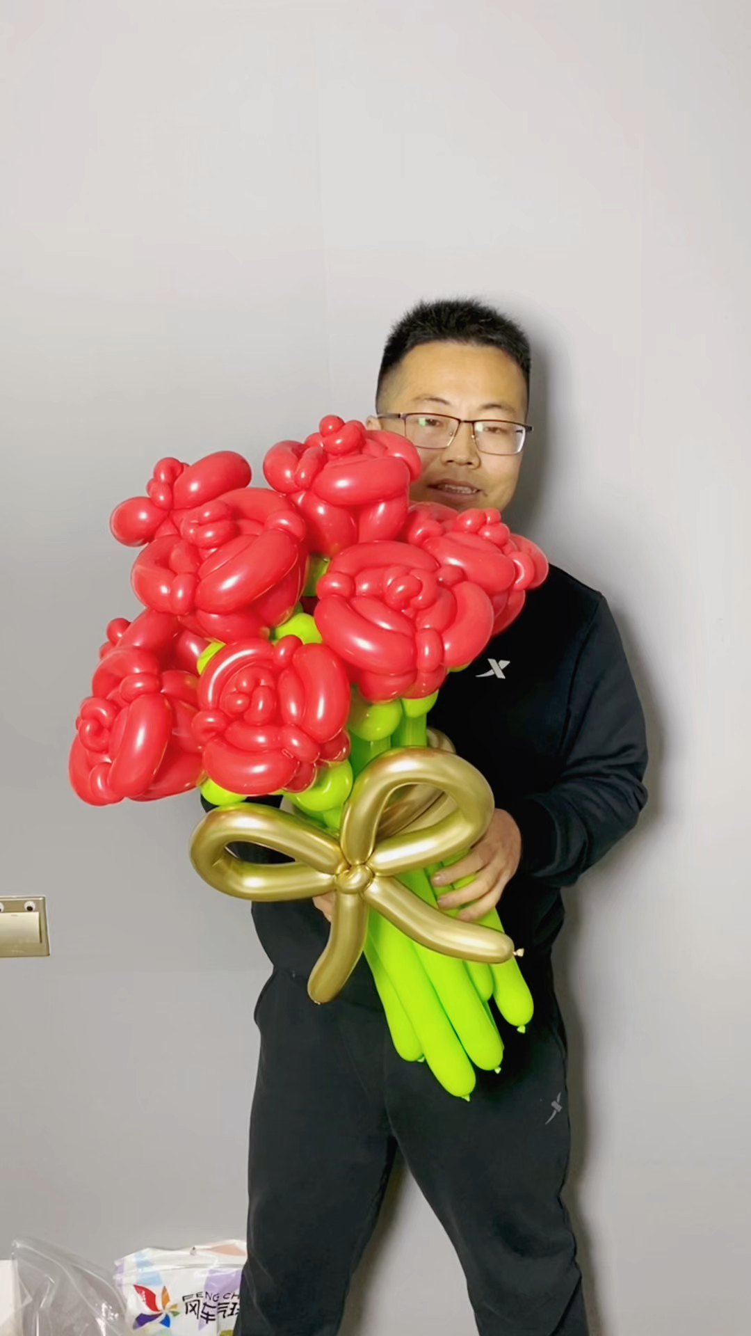 情人节谁还买玫瑰花?用气球给你做艺术吧