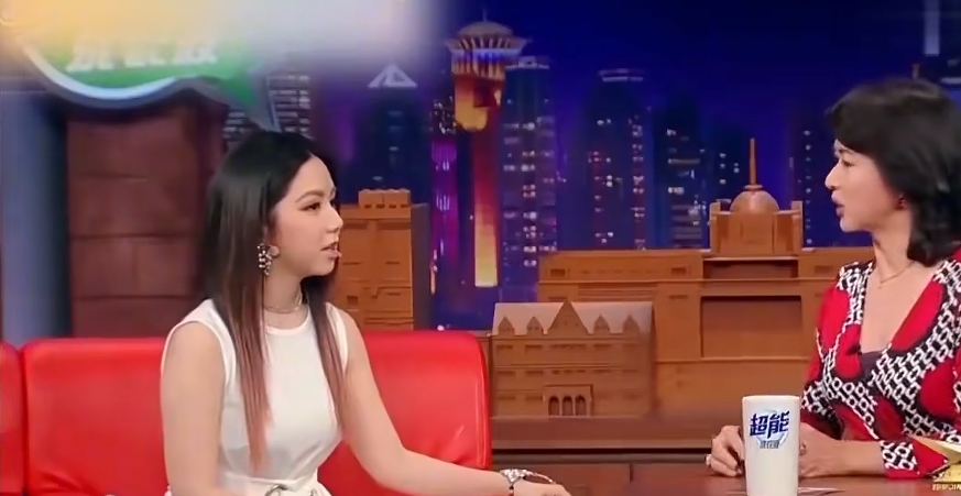 邓紫棋参加金星秀节目时,自曝自己的身高只有1米57