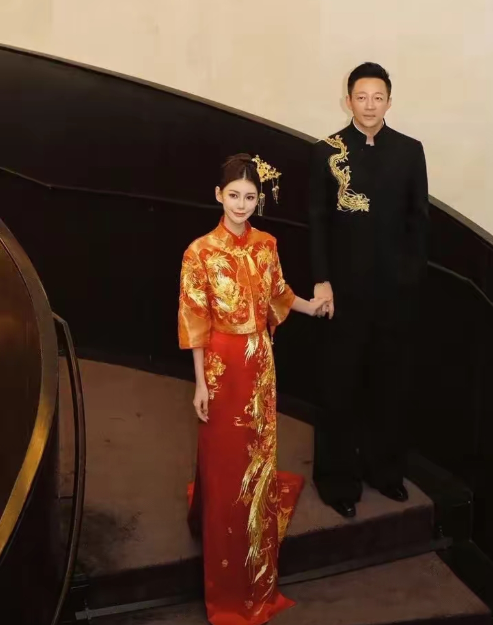 看完汪小菲哂的婚礼美照,我发现一个天底下最幸福的人,那就是汪小菲的