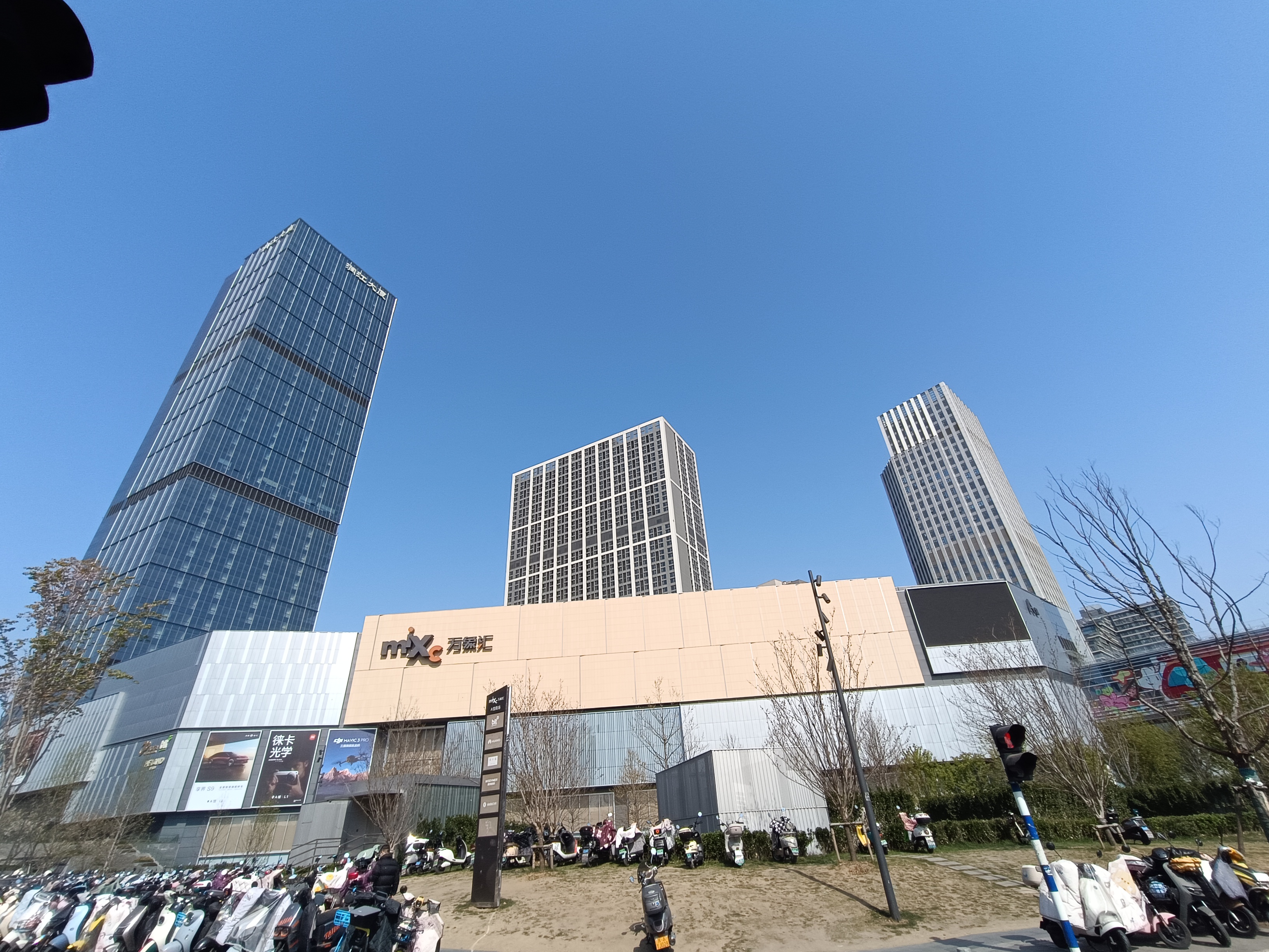 地标打卡挑战# 全国最大的万象汇––南京城北万象汇