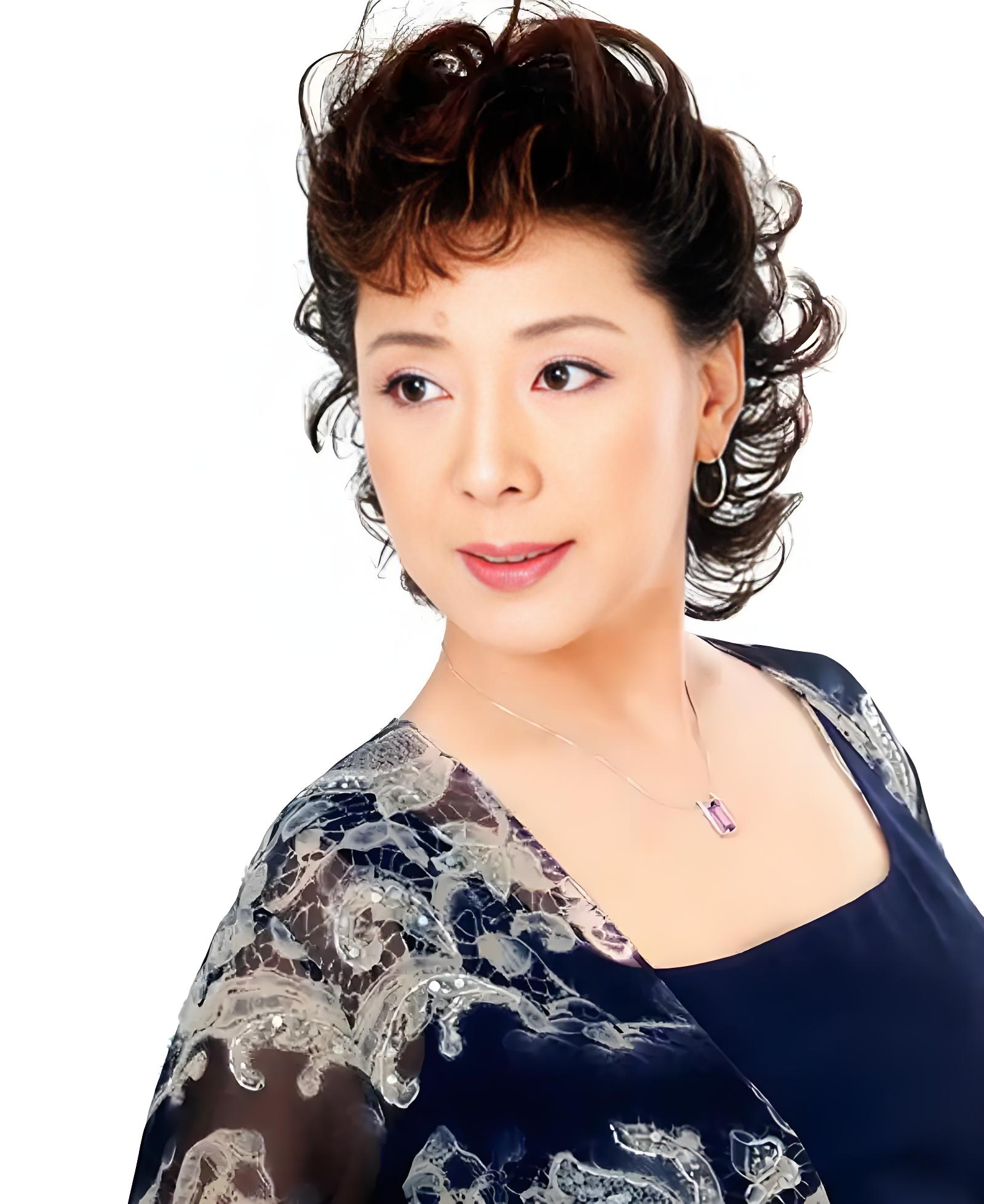 关牧村是我国著名女中音歌唱家,国家一级演员,以下是关于她的介绍