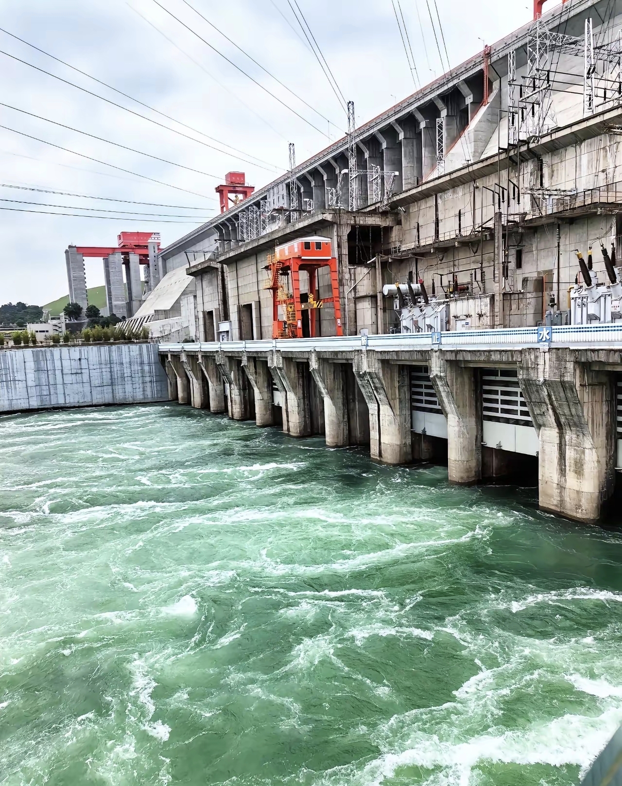 丹江口水库水位降至14996m跌破150m死水位