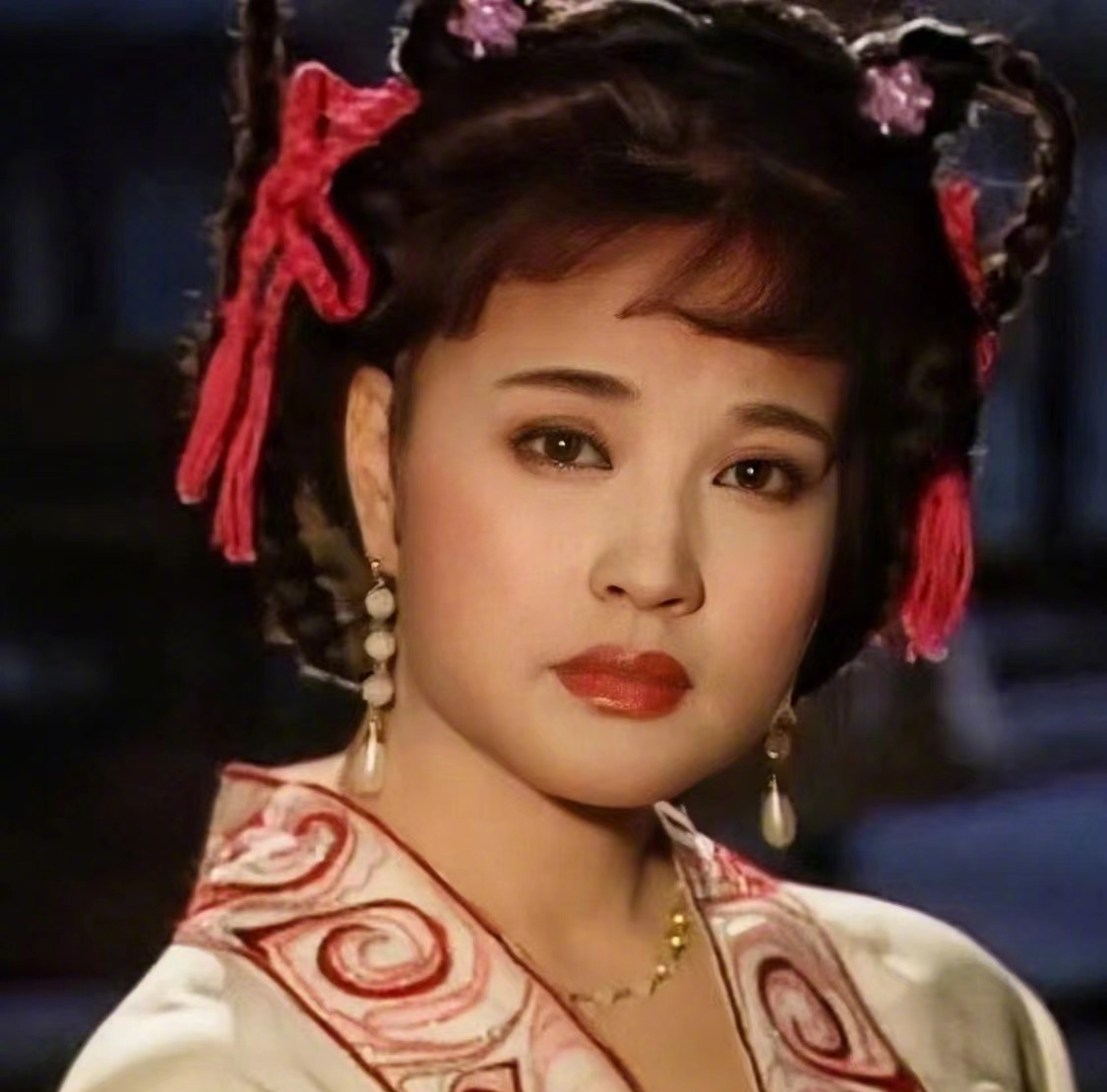 今天为大家推荐的是由刘晓庆主演的95版《武则天》