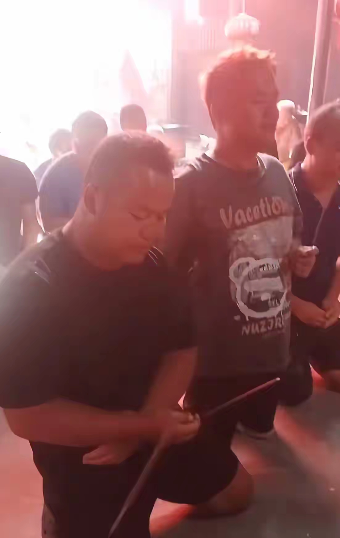 真的猎德村icon现在火了三条龙舟翻两条果然洋女婿不行呀