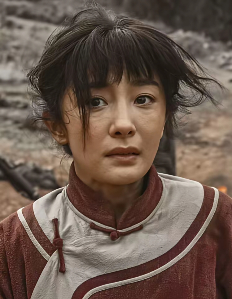 杨幂主演的大热剧生万物一播出,不少观众纷纷表示,杨幂为了这部戏,真