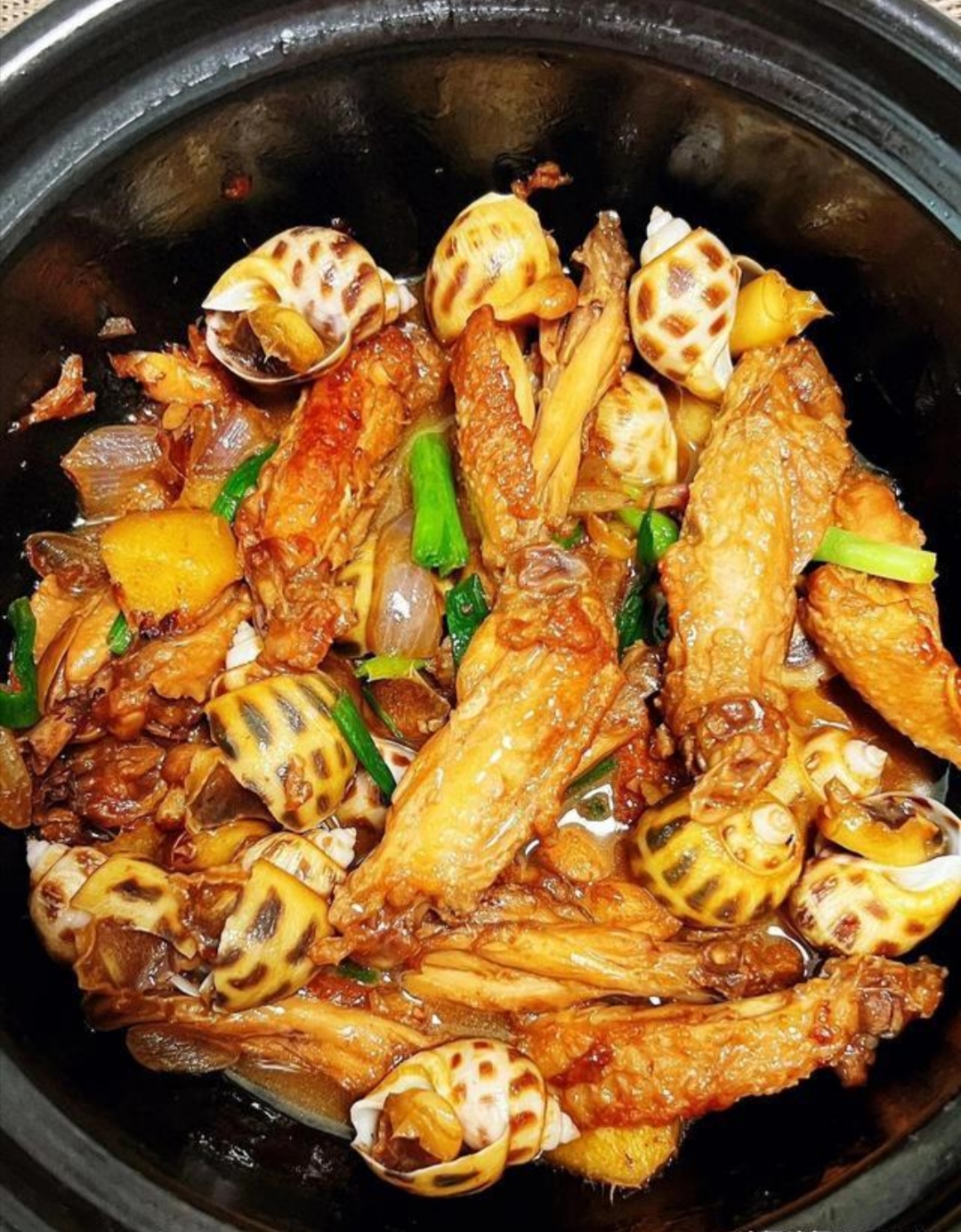 花螺焖翅尖葱花虾仁豆腐煲这些菜名听着倒是挺唬人但仔细