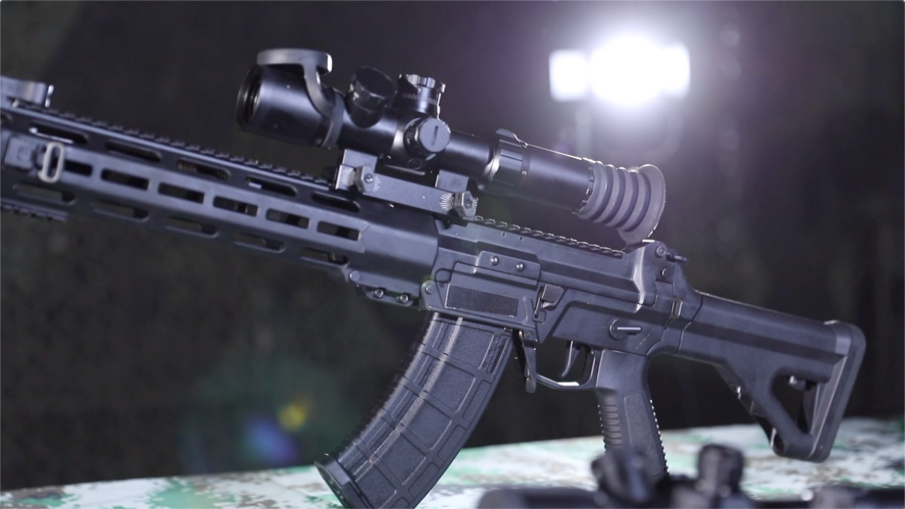 #胜利日大阅兵# "9.3阅兵式"上受阅部队装备的新型步枪——191步枪